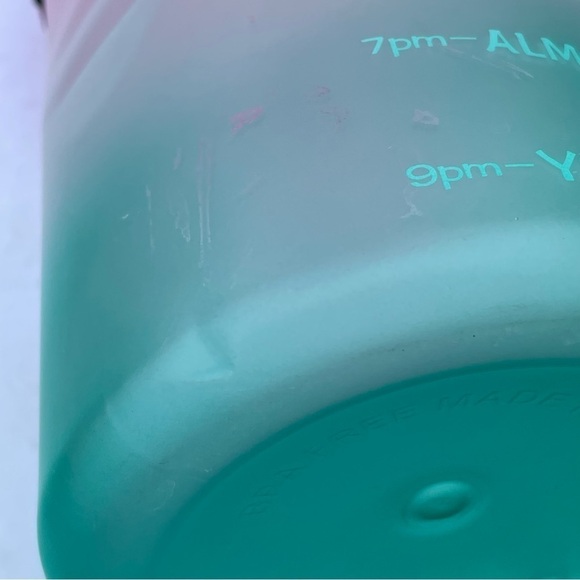 Fidus Gallon 128 oz Motivational Water Bottle Pink To Teal‎ With Paracord - Picture 13 of 16